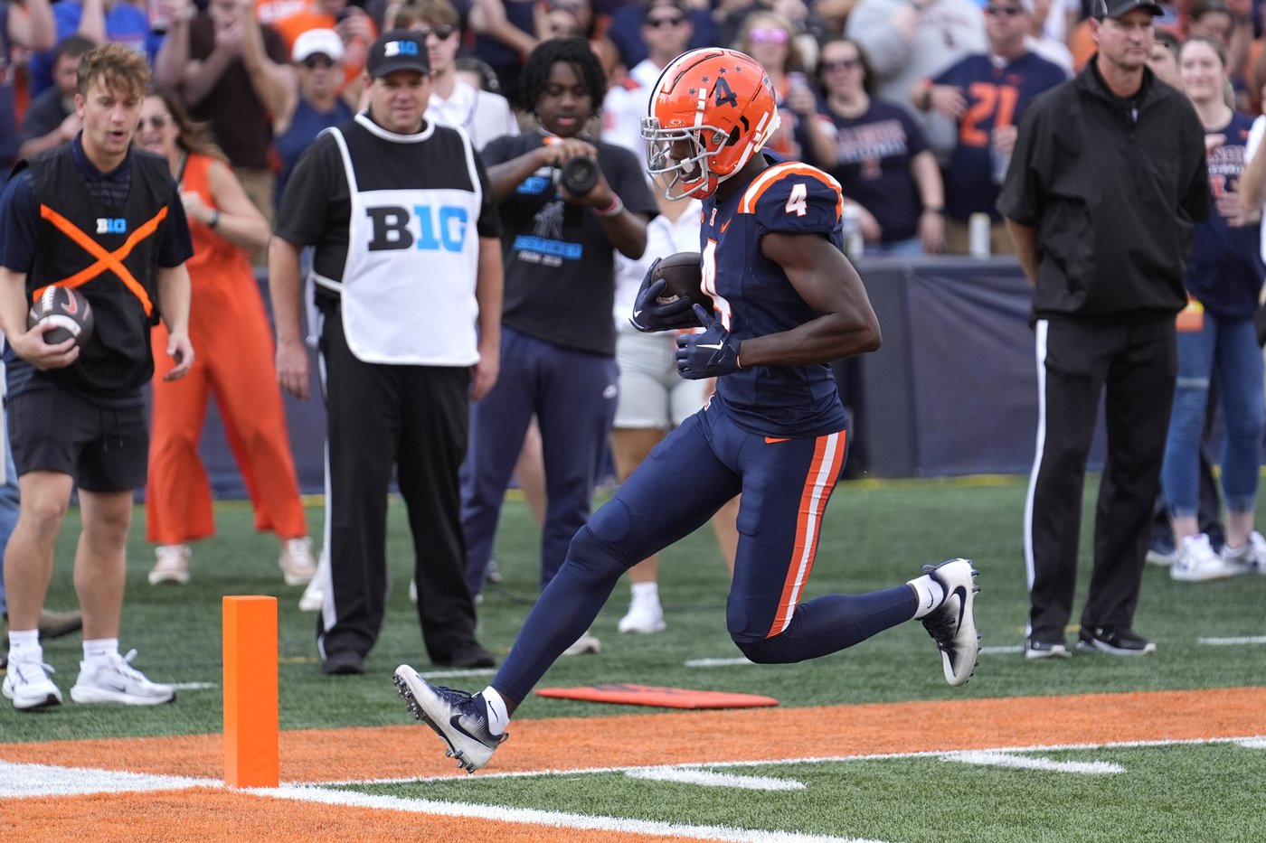 No. 23 Illinois outlasts Purdue 50-49 in overtime on sack on 2-point conversion | iNFOnews.ca No. 23 Illinois outlasts Purdue 50-49 in overtime on sack on 2-point conversion | iNFOnews.ca