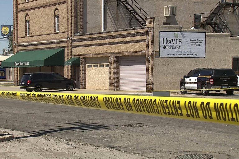 Brothers are accused of mishandling remains of two dozen people at Colorado funeral home | iNFOnews.ca