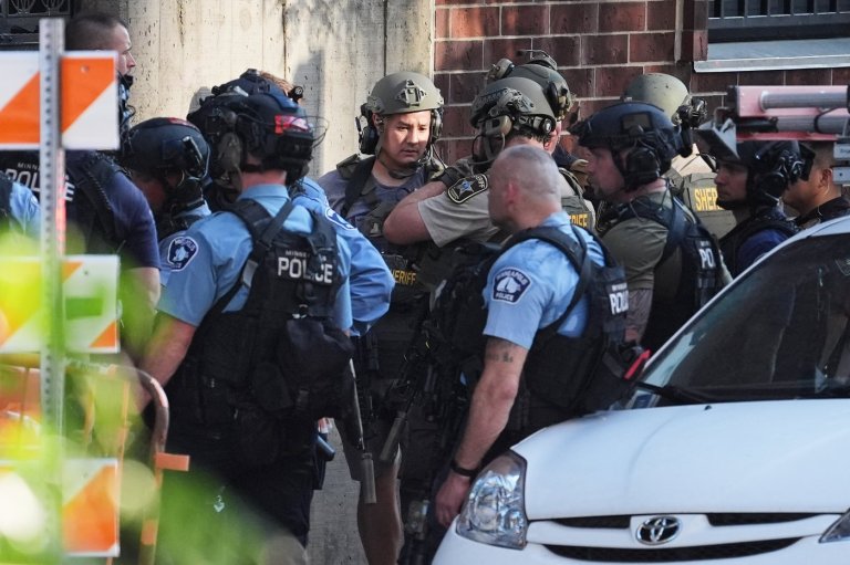 Investigators scour scene of Minneapolis shooting that left 3 dead, including suspect | iNFOnews.ca