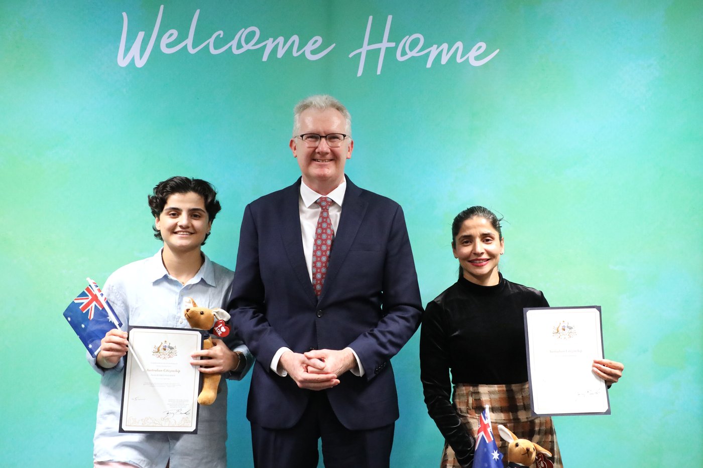 Australia grants citizenship to 2 Iranian women’s soccer players who sought asylum | iNFOnews.ca Australia grants citizenship to 2 Iranian women’s soccer players who sought asylum | iNFOnews.ca