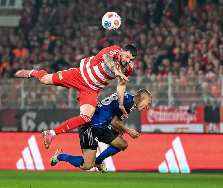 Fans enjoy firework festival as Union Berlin held 0-0 by Hamburg in Bundesliga | iNFOnews.ca