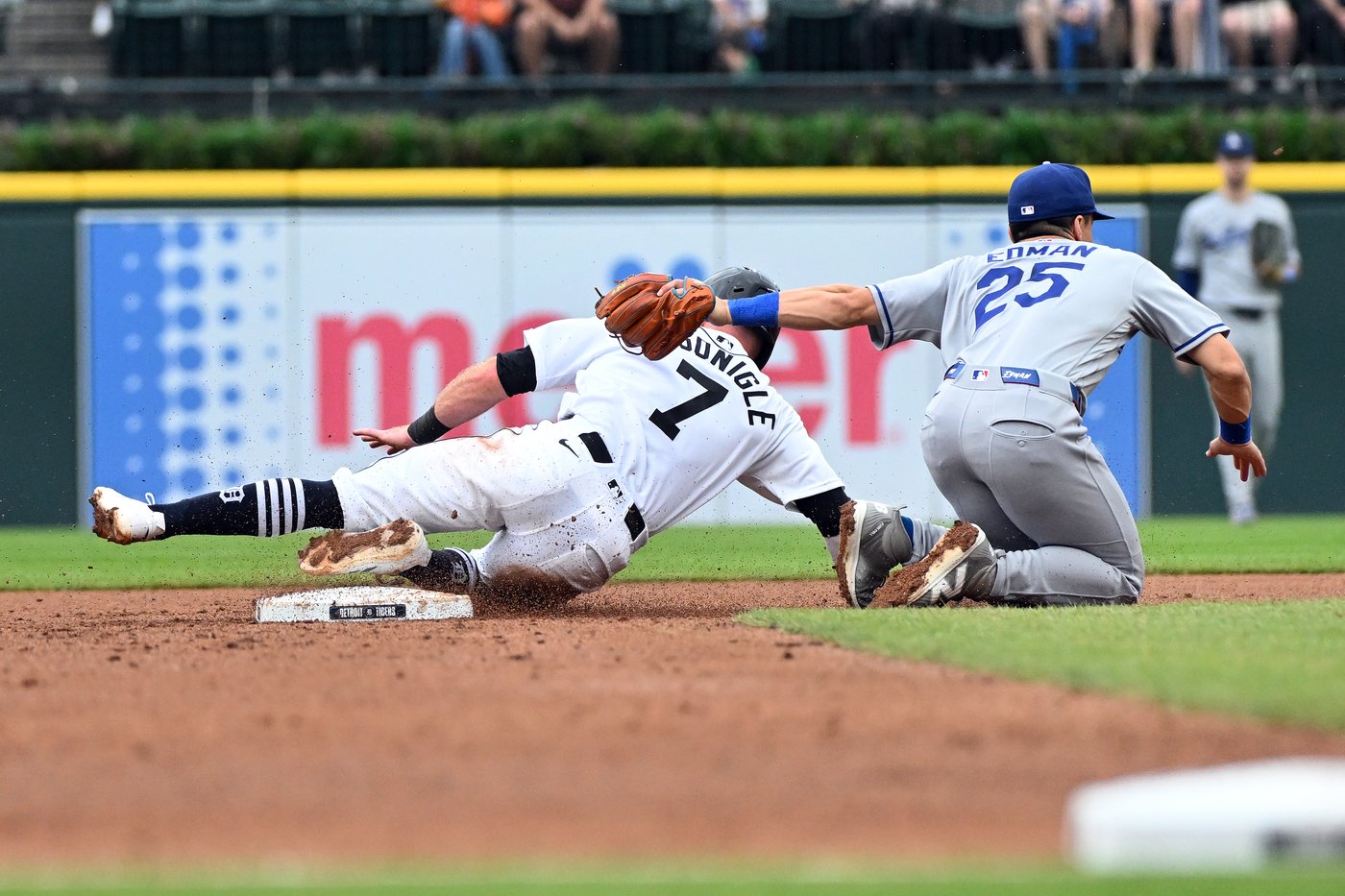 Glasnow goes 7 innings to lead Dodgers to 6-1 win over Tigers | iNFOnews.ca