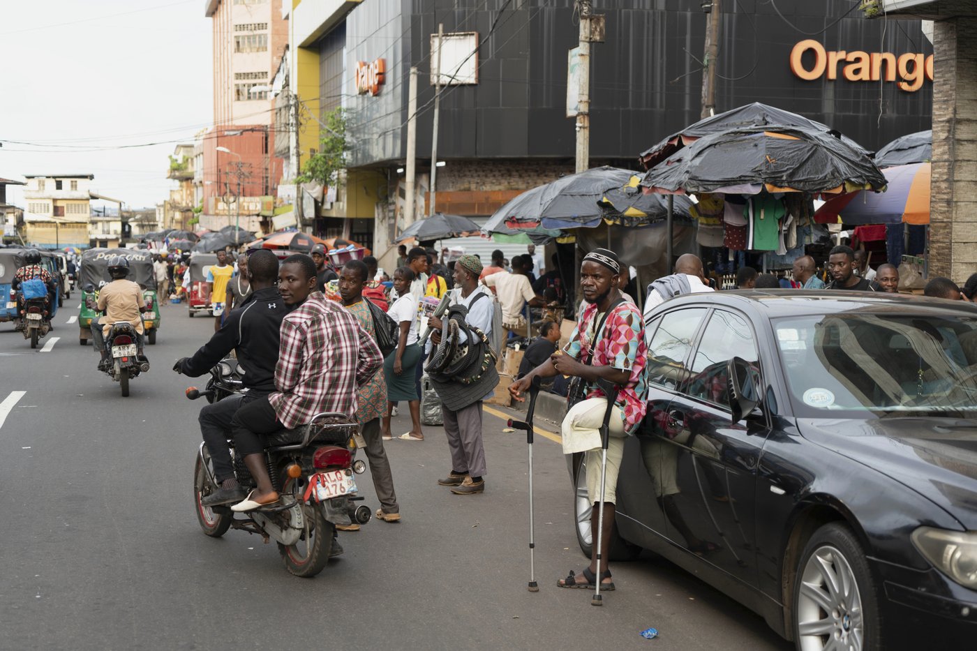'We fall and we rise': Some amputees in Sierra Leone turn to farming to combat discrimination | iNFOnews.ca