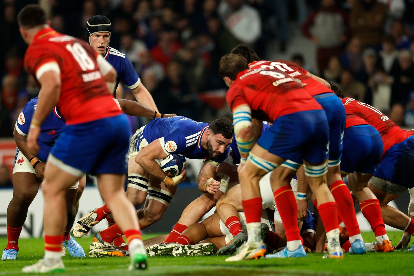 France grinds past Italy 33-8 to stay on course for back-to-back Six Nations titles | iNFOnews.ca