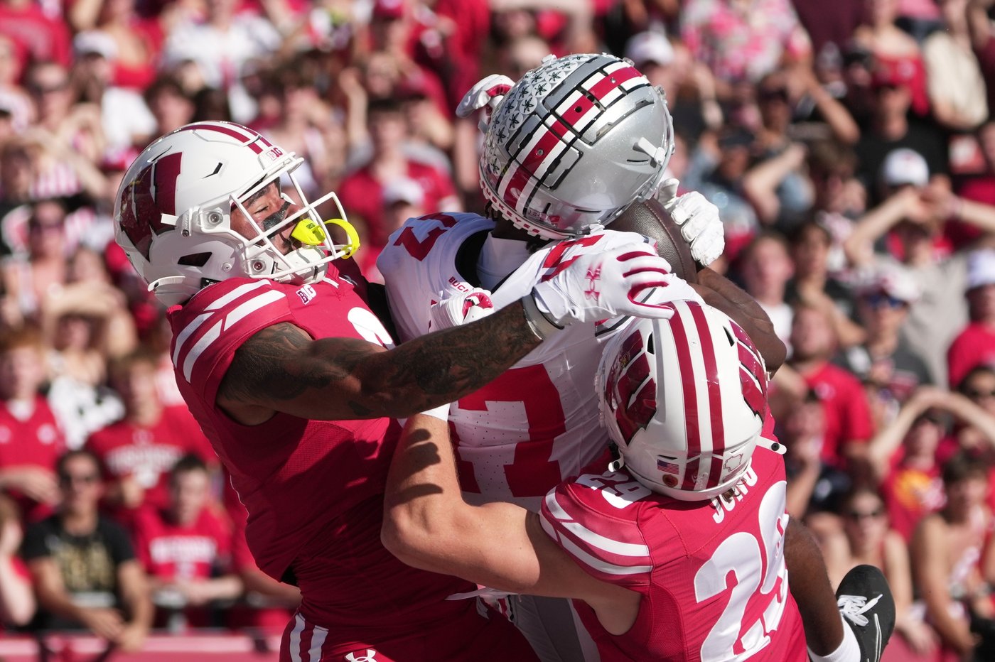 Sayin throws 4 TD passes as No. 1 Ohio State throttles Wisconsin 34-0 | iNFOnews.ca