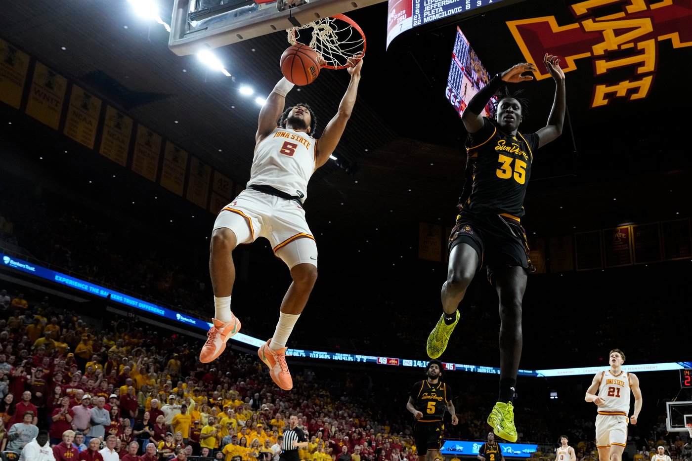 No. 6 Iowa State blows out Sun Devils 86-65 after scoring 24 straight points in 2nd half | iNFOnews.ca