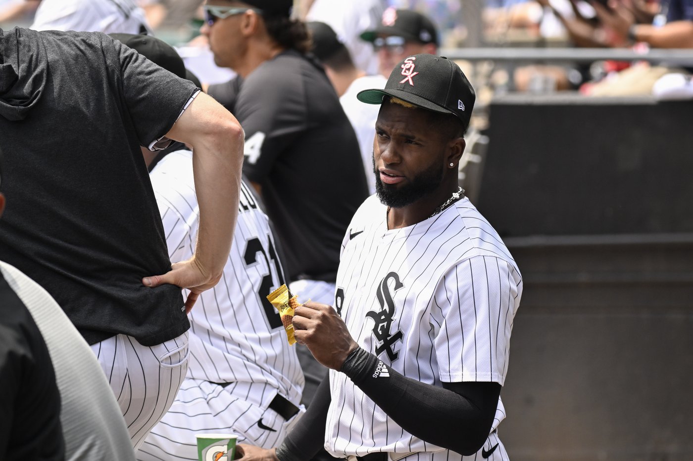 White Sox slugger Luis Robert Jr. being evaluated after he was hit by a pitch | iNFOnews.ca