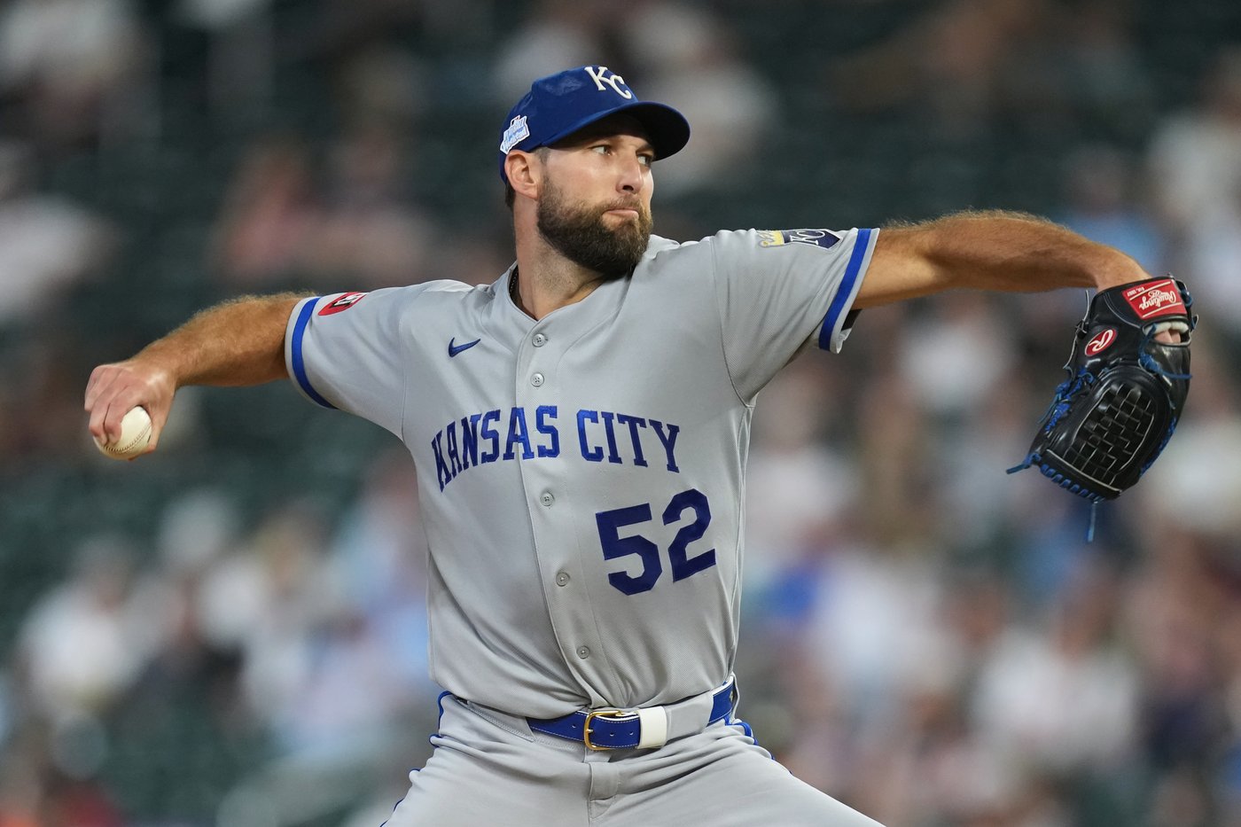 Brooks Lee homers, Twins score four runs in the sixth in 5-3 win over Royals | iNFOnews.ca