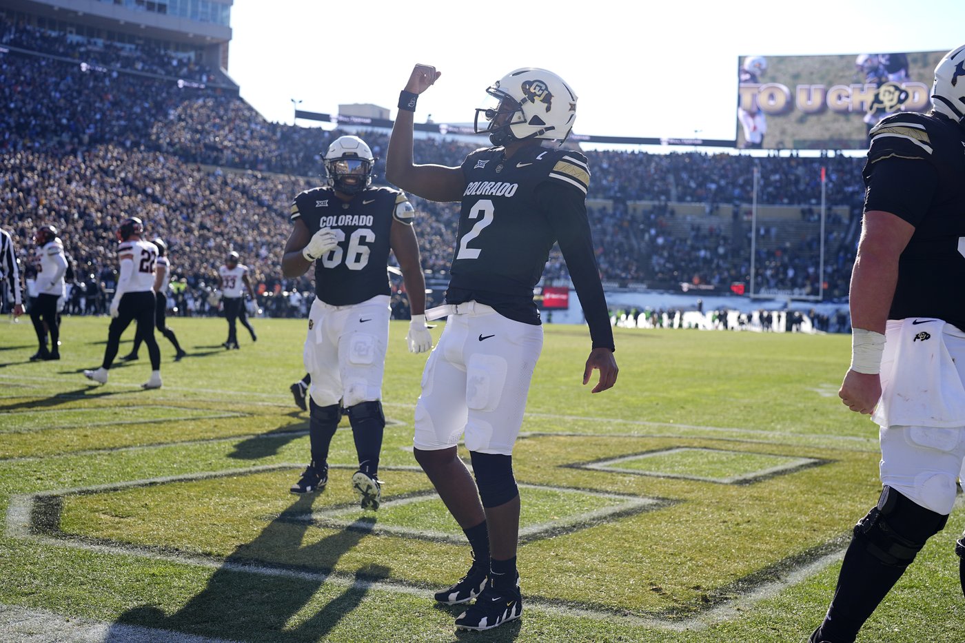 Hunter's big game bolsters Heisman hopes as No. 23 Colorado rolls to 52-0 win over Oklahoma State | iNFOnews.ca