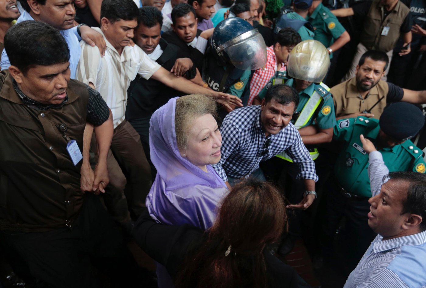 Huge crowds join funeral prayers for former Prime Minister Khaleda Zia in Bangladesh | iNFOnews.ca