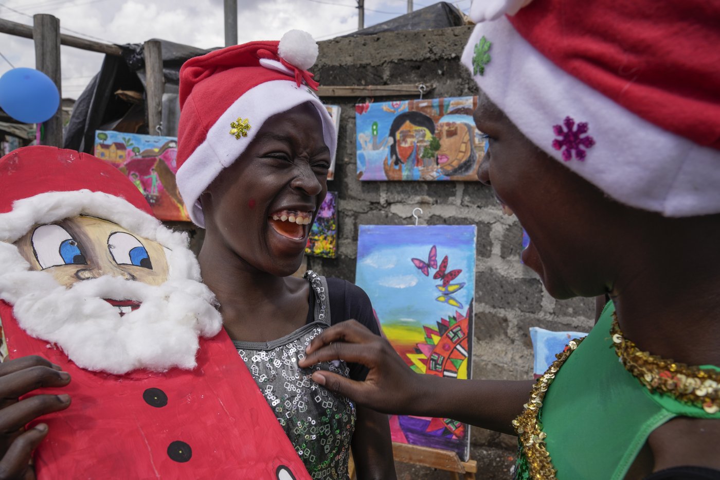 AP PHOTOS: Ballerinas turn one of Kenya's largest slums into a stage for a Christmas show | iNFOnews.ca