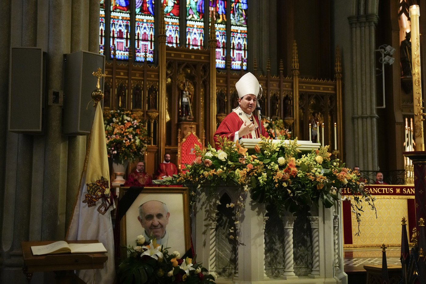 Bells toll, faithful gather in Toronto and Montreal to honour late Pope Francis | iNFOnews.ca