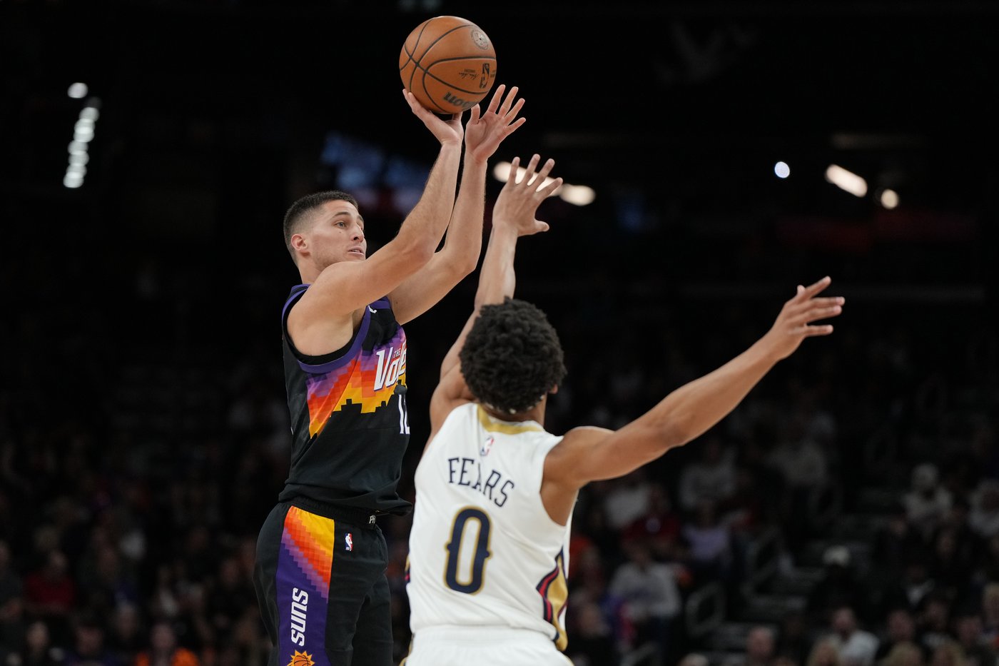 Booker scores 32 as Suns win 118-116 after Pelicans' rally falls short | iNFOnews.ca