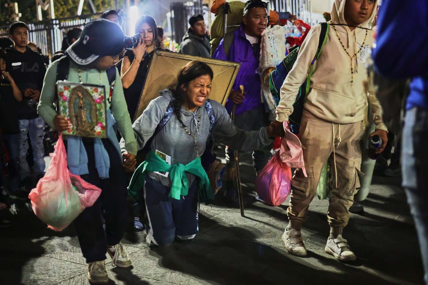 Believers in Our Lady of Guadalupe flock to her Mexico City shrine, in photos | iNFOnews.ca