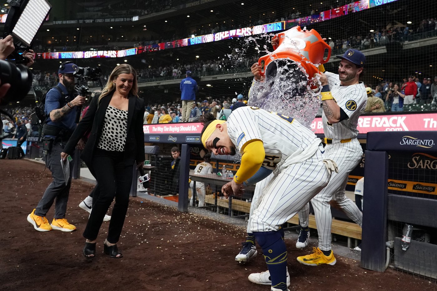 Brewers rally in 10th to win 4-3 as Yankees waste brilliant performance from Cam Schlittler | iNFOnews.ca