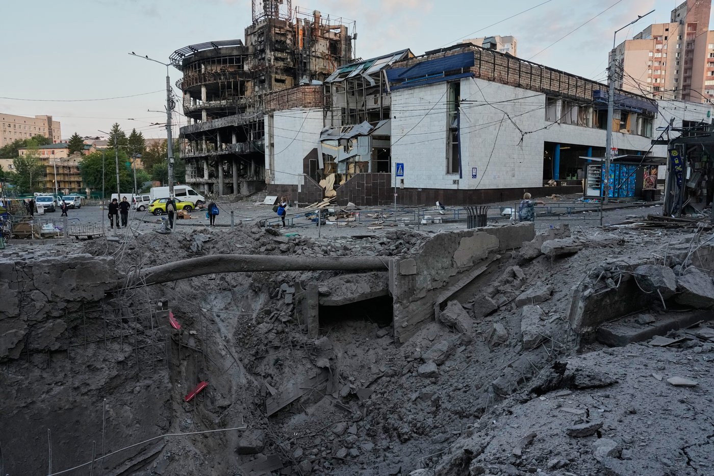 Russian attacks kill 6 in Kyiv and other cities and expose gaps in Ukraine's air defenses | iNFOnews.ca