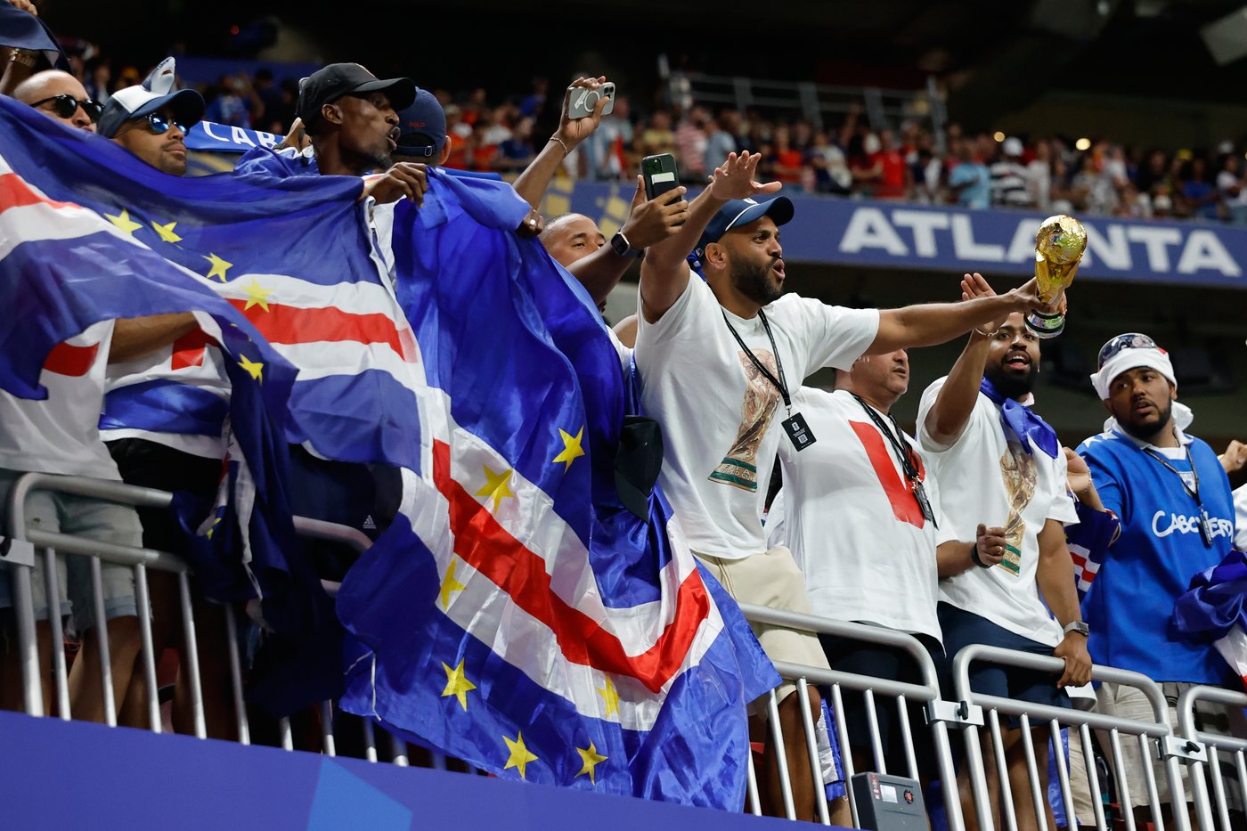 Cape Verde’s star goalkeeper Vozinha gets a family boost before Uruguay clash | iNFOnews.ca Cape Verde’s star goalkeeper Vozinha gets a family boost before Uruguay clash | iNFOnews.ca