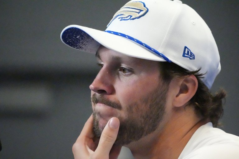 Bills commit 3 turnovers to beat themselves in dropping to 4-1 following 23-20 loss to Patriots | iNFOnews.ca