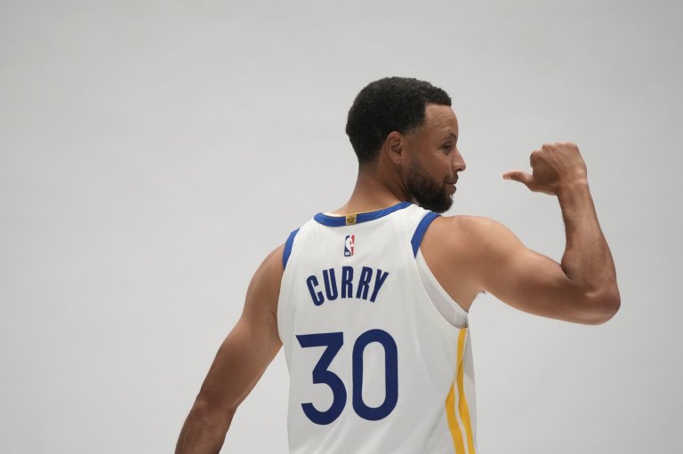 Stephen Curry's desire to win again, finish career with Warriors led to him accepting less money | iNFOnews.ca