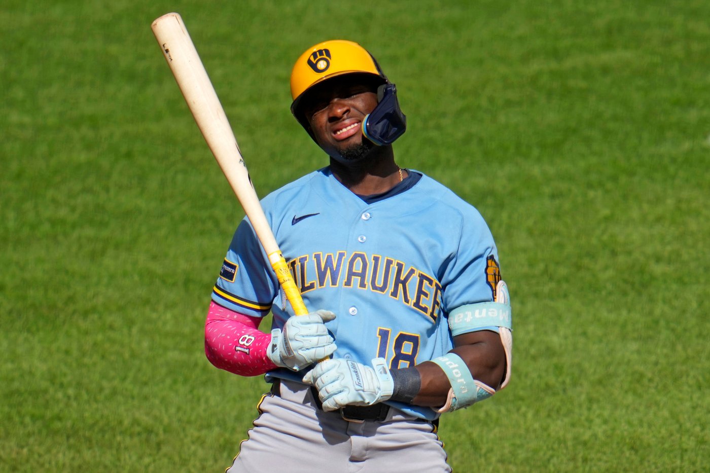 Konnor Griffin's 2-run double highlights a 5-run second inning as Pirates hold off Brewers 7-4 | iNFOnews.ca