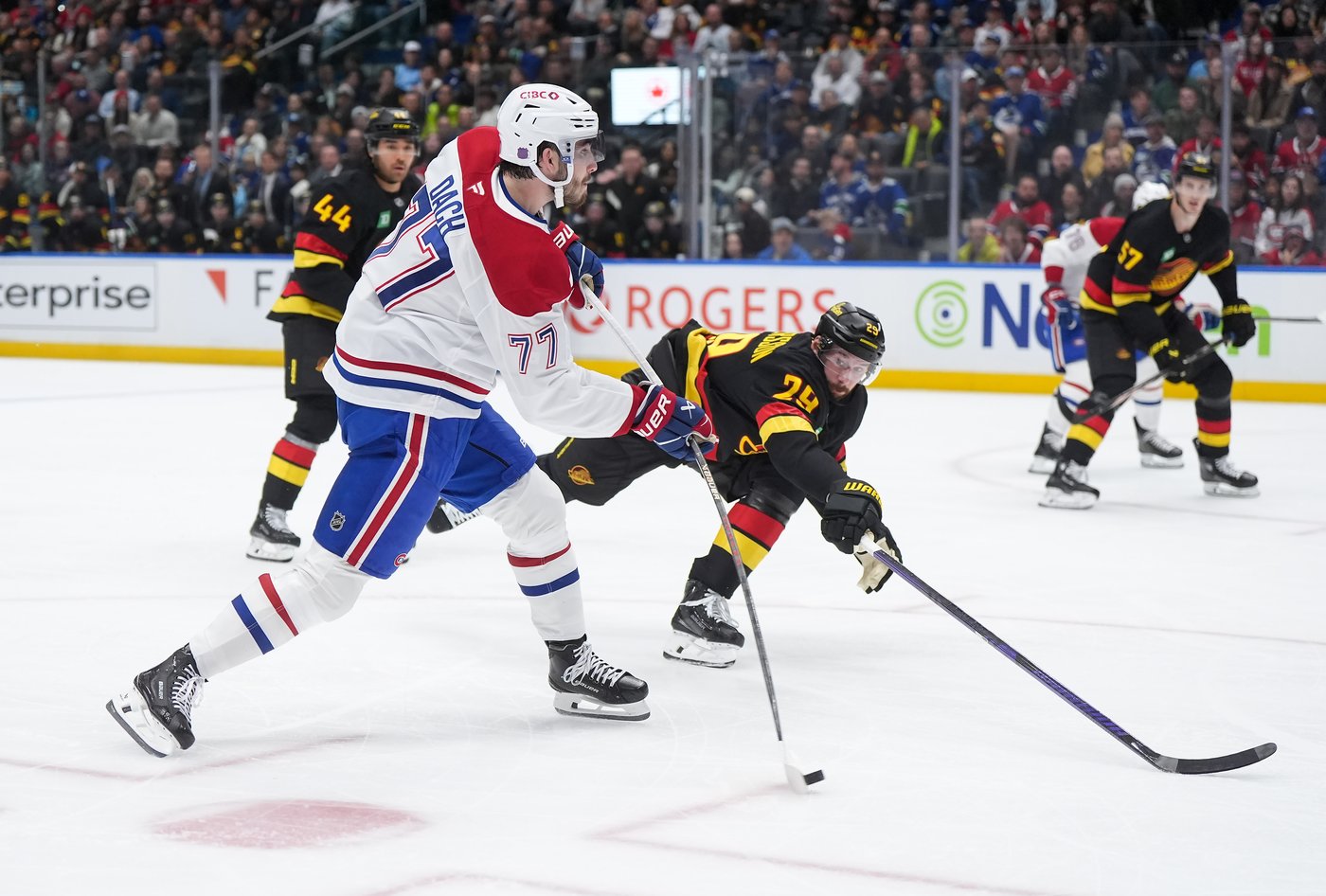 Canadiens forward Kirby Dach out for four to six weeks with fractured foot | iNFOnews.ca Canadiens forward Kirby Dach out for four to six weeks with fractured foot | iNFOnews.ca