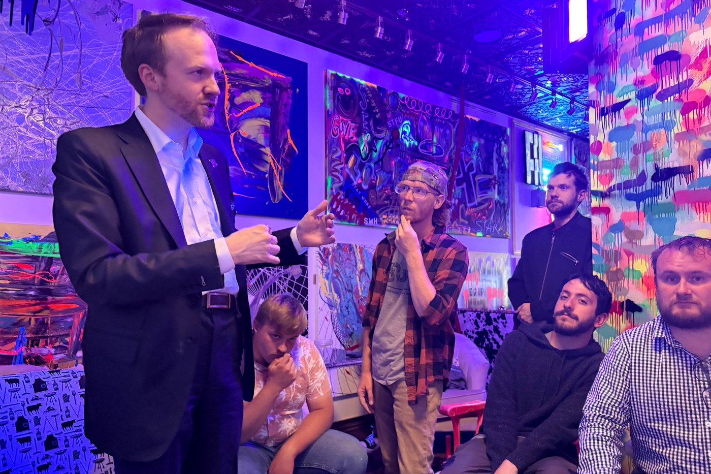 At one Kentucky bar, young Republicans wrestle with their disappointment in Trump and their party | iNFOnews.ca At one Kentucky bar, young Republicans wrestle with their disappointment in Trump and their party | iNFOnews.ca