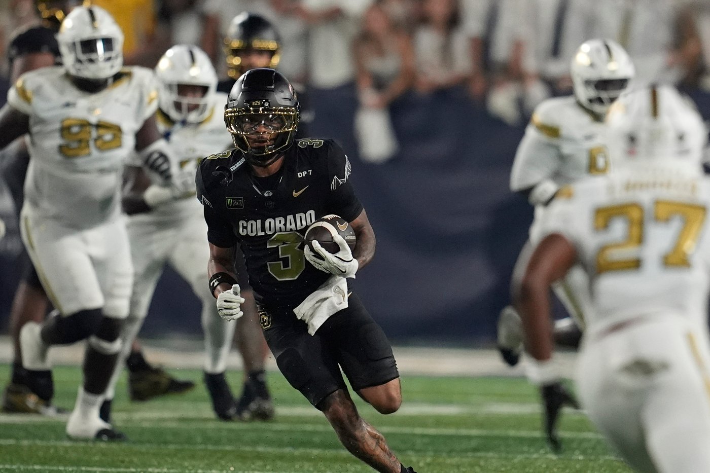 Colorado QB Julian Lewis leads touchdown drive with 42 seconds left in 14-13 win over Georgia Tech | iNFOnews.ca