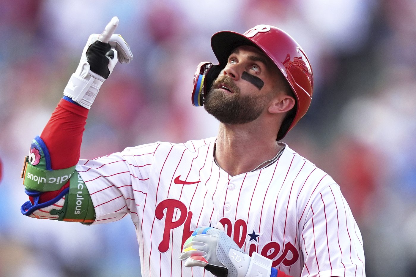 Harper hits 350th career homer, 4 teammates also go deep in Phillies' loss to the Red Sox | iNFOnews.ca