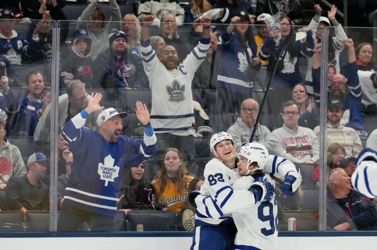 Matthews reaches 700 games, scores to help the Maple Leafs beat the Blue Jackets 6-2 | iNFOnews.ca