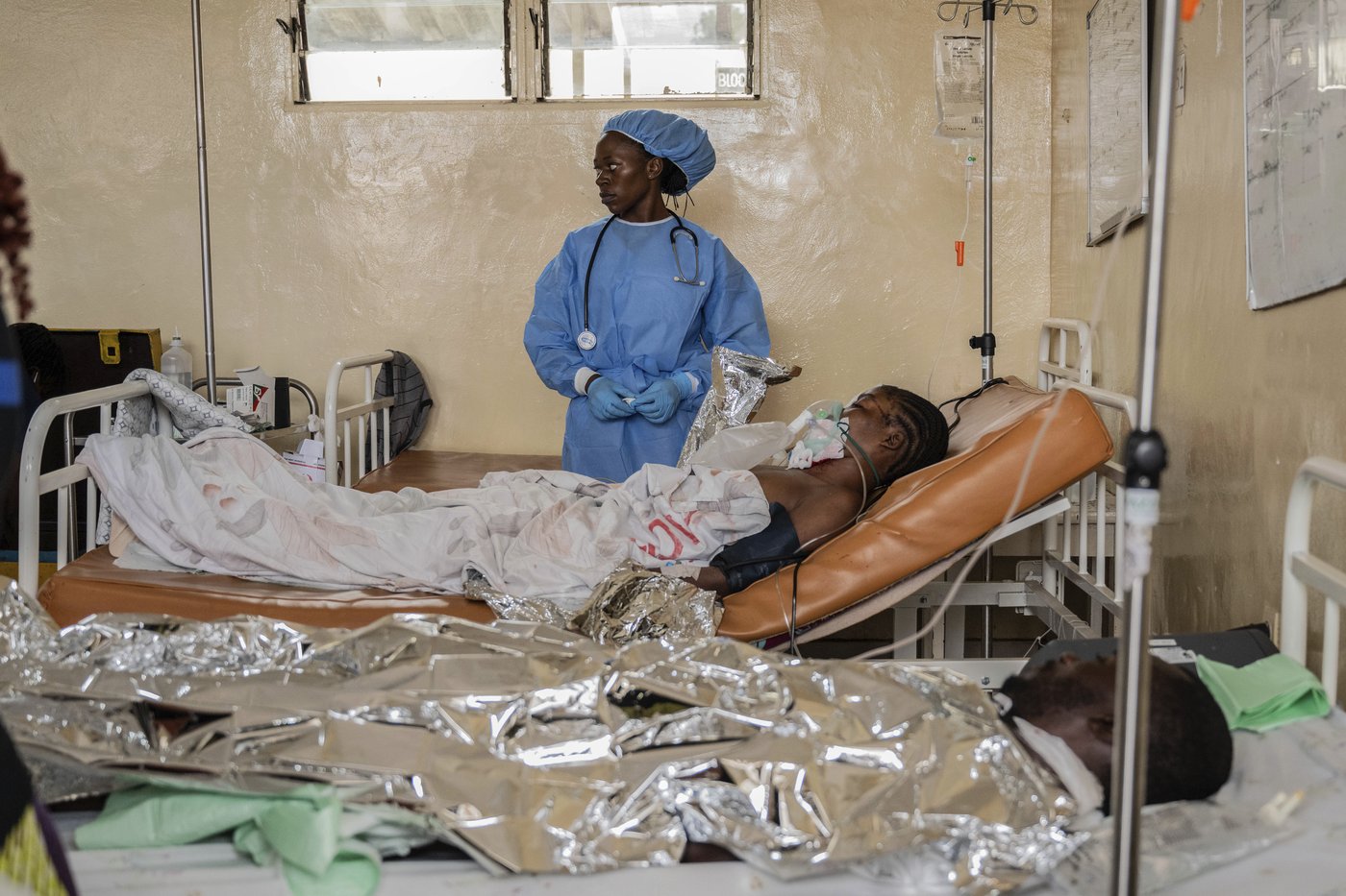 Panic spreads in eastern Congo's largest city as rebels battling the army close in around Goma | iNFOnews.ca