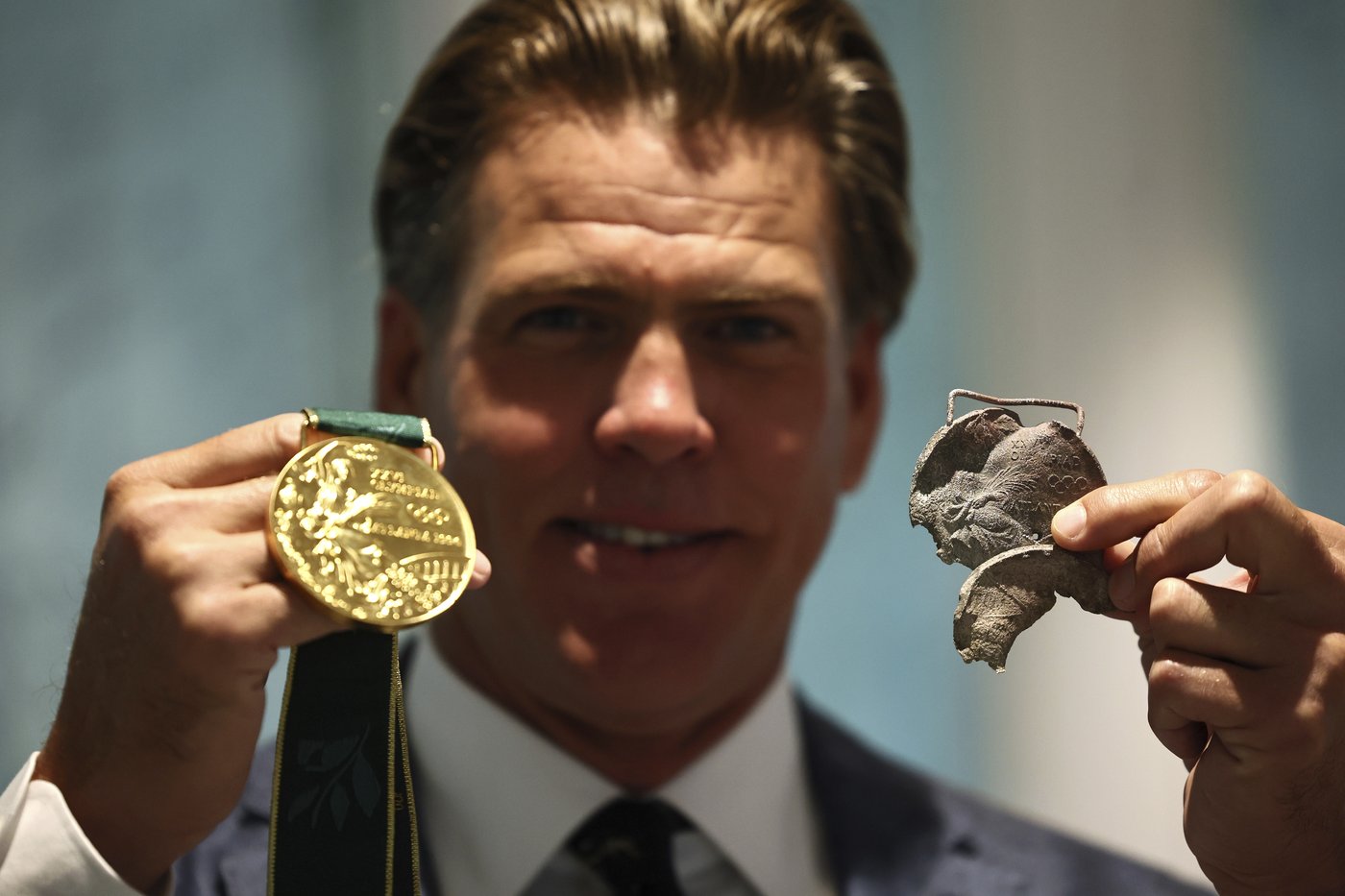 Olympic swim great Gary Hall Jr awarded 10 medals to replace those destroyed in LA fires | iNFOnews.ca