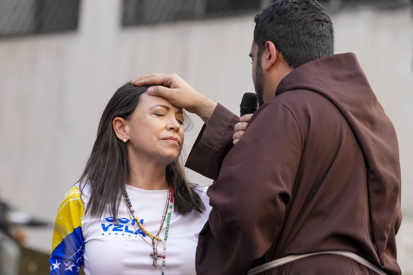 Venezuela's opposition leader defies Maduro to lead protests that end in confusing arrest claims | iNFOnews.ca Venezuela's opposition leader defies Maduro to lead protests that end in confusing arrest claims | iNFOnews.ca