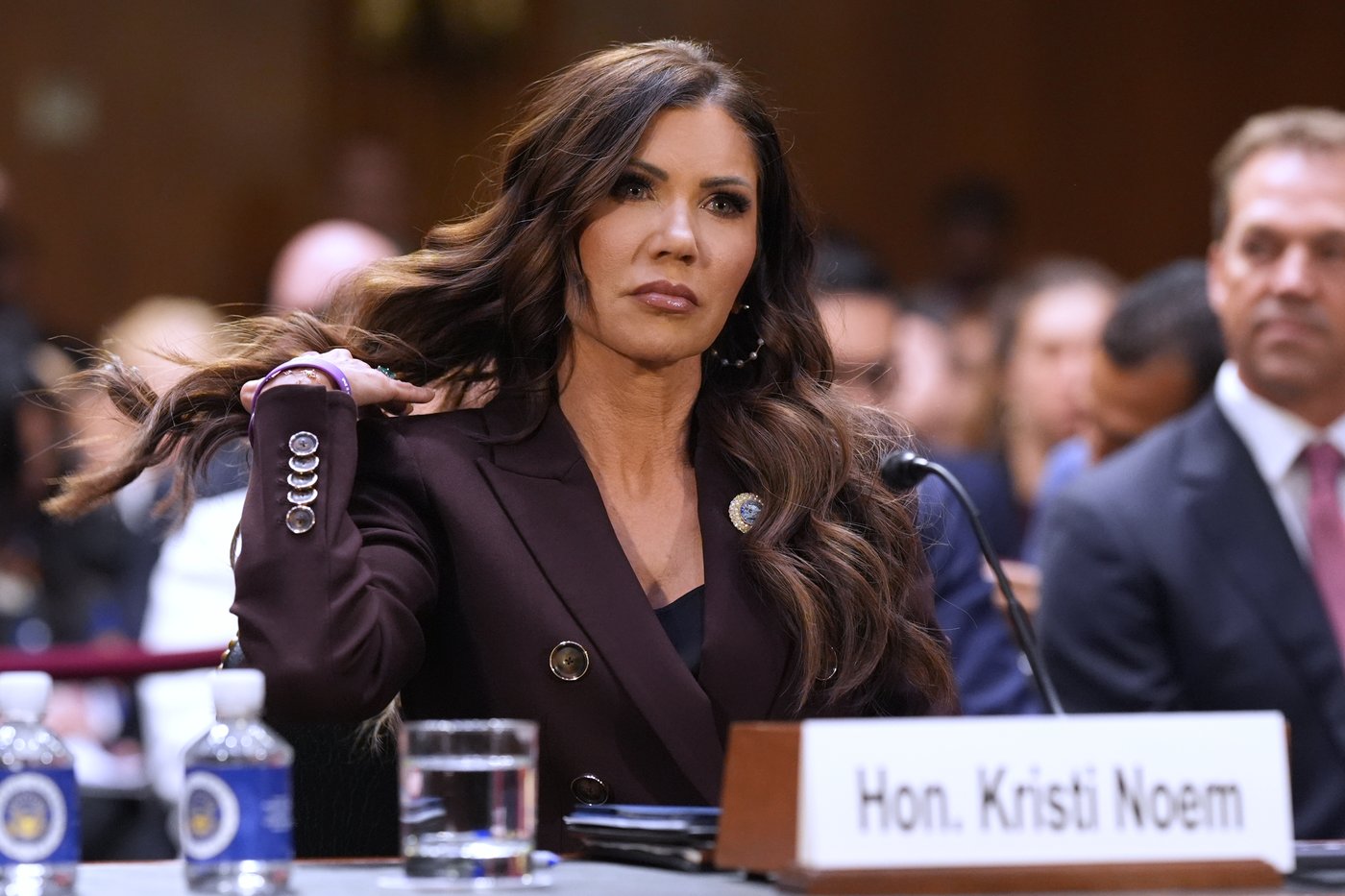 Man who swiped Noem's purse in a DC restaurant is sentenced to 3 years in prison | iNFOnews.ca