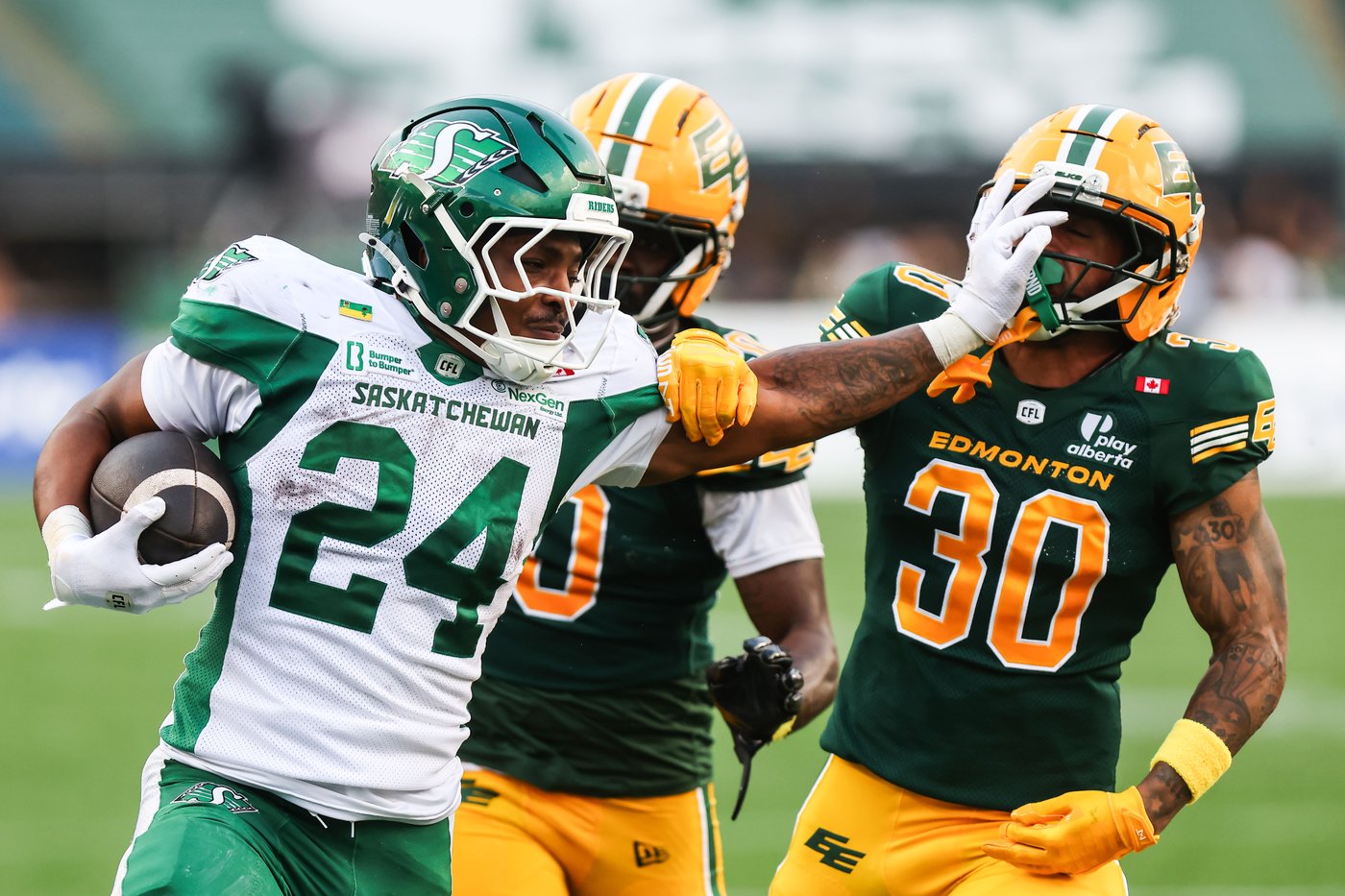 Stevens helps Riders edge West-leading Elks 28-26 in front of 31,757 fans in Edmonton | iNFOnews.ca Stevens helps Riders edge West-leading Elks 28-26 in front of 31,757 fans in Edmonton | iNFOnews.ca