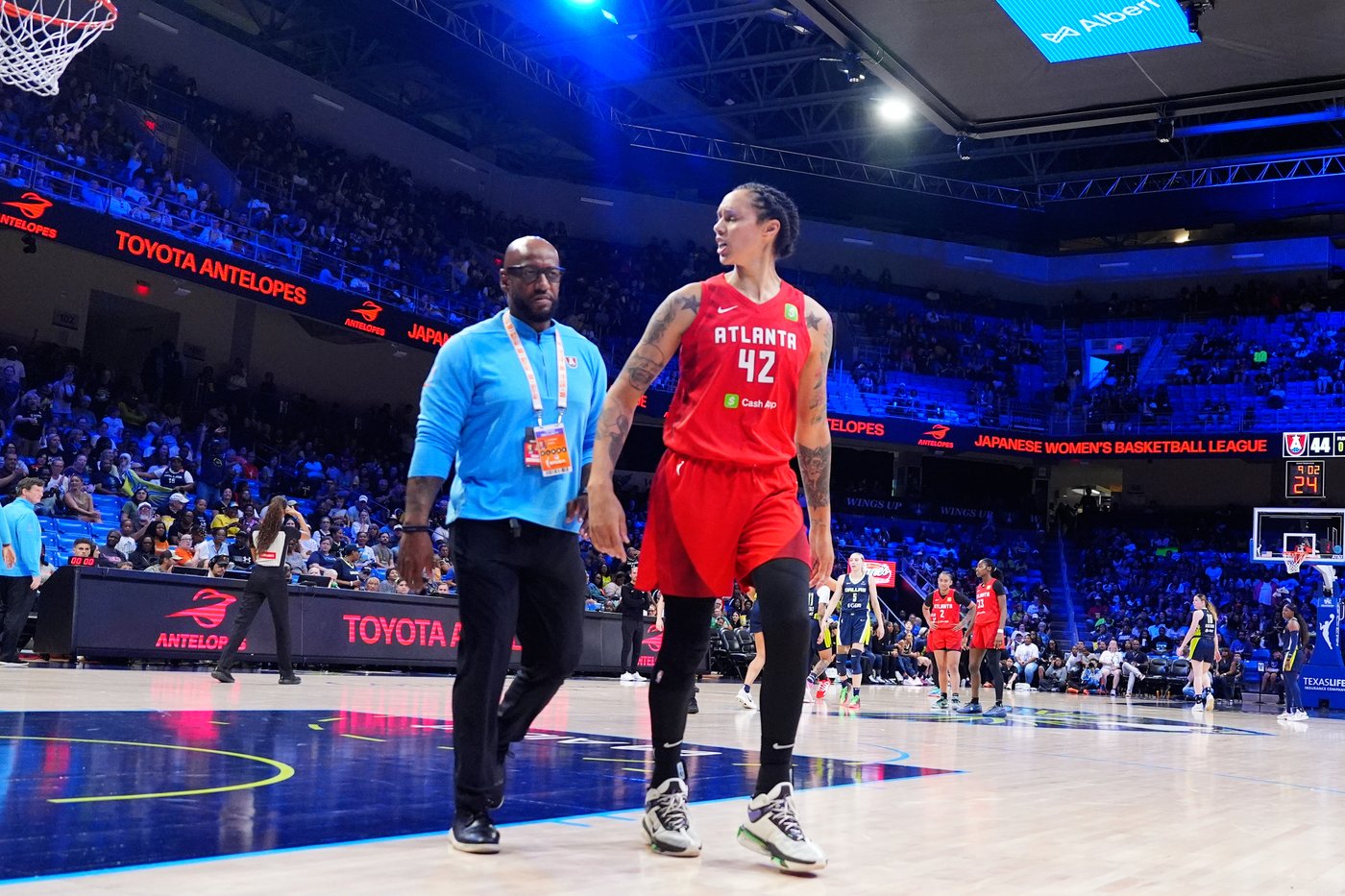 Hillmon hits tiebreaking 3 with 2.6 seconds left, scores career-high 21 points as Dream beat Wings | iNFOnews.ca