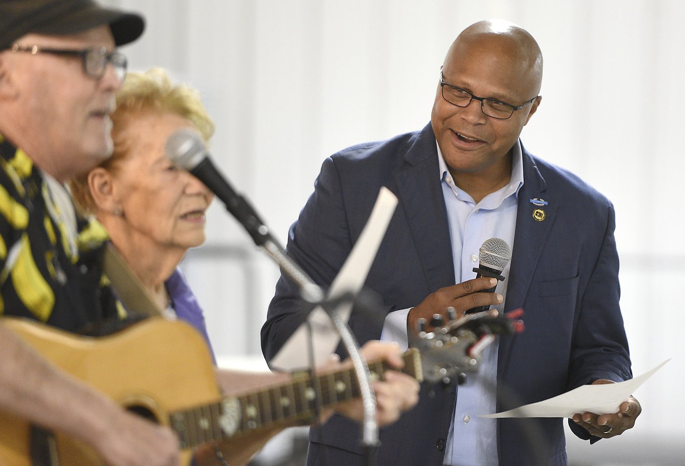 Marjorie Taylor Greene's fans cheer her on as her opponent fights for recognition | iNFOnews.ca