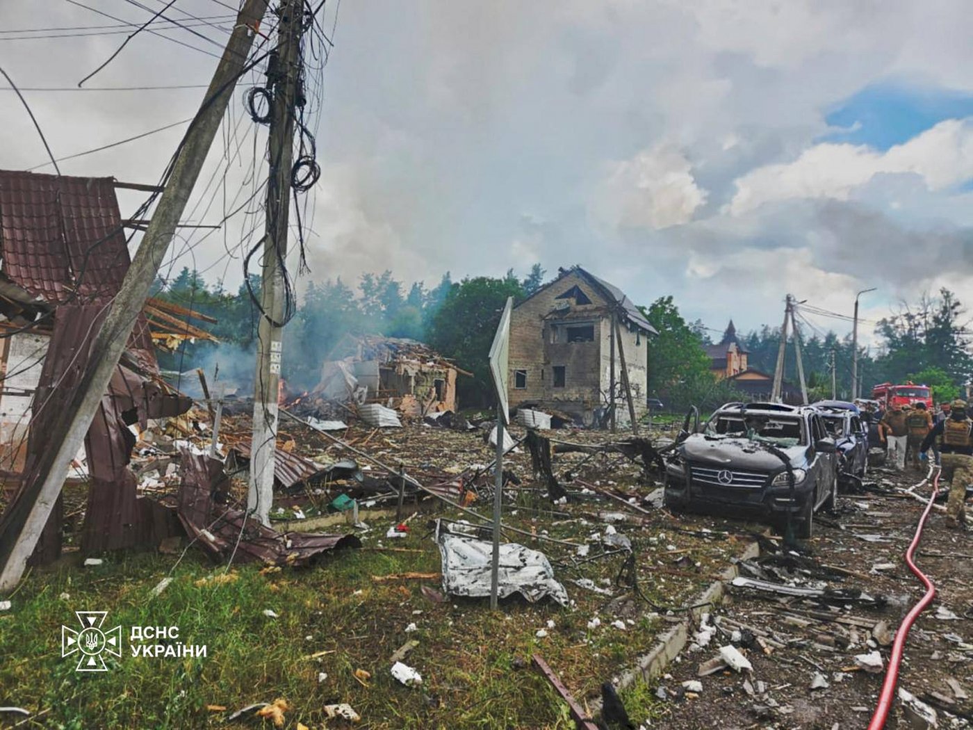Russian ballistic strike kills 10 after Ukraine's Zelenskyy hosts US company making Patriots | iNFOnews.ca Russian ballistic strike kills 10 after Ukraine's Zelenskyy hosts US company making Patriots | iNFOnews.ca