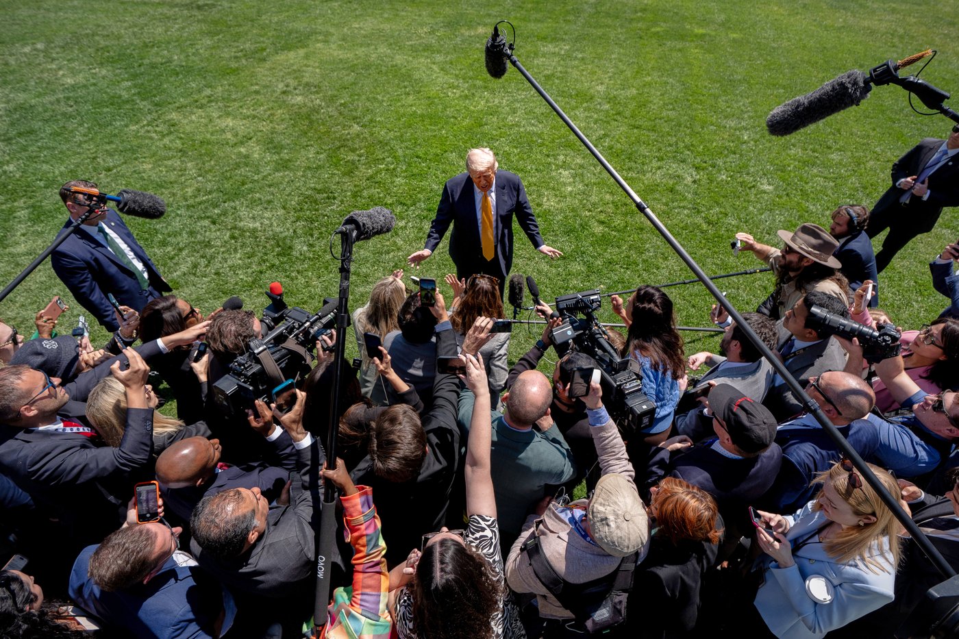 The top photos of the day by AP's photojournalists | iNFOnews.ca