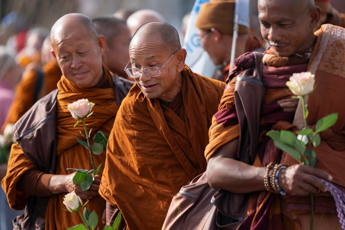 Buddhist monks and their dog captivate Americans while walking for peace | iNFOnews.ca Buddhist monks and their dog captivate Americans while walking for peace | iNFOnews.ca