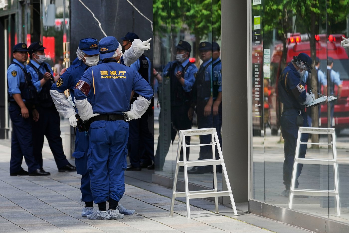 Over 20 taken to hospital after unknown substance allegedly sprayed in Tokyo shopping area | iNFOnews.ca