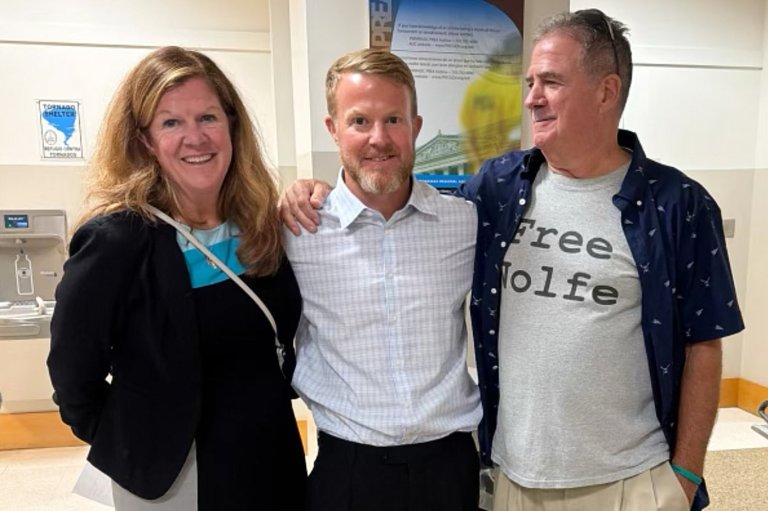 Judge vacates Virginia man's murder conviction; he walks free after 25 years | iNFOnews.ca
