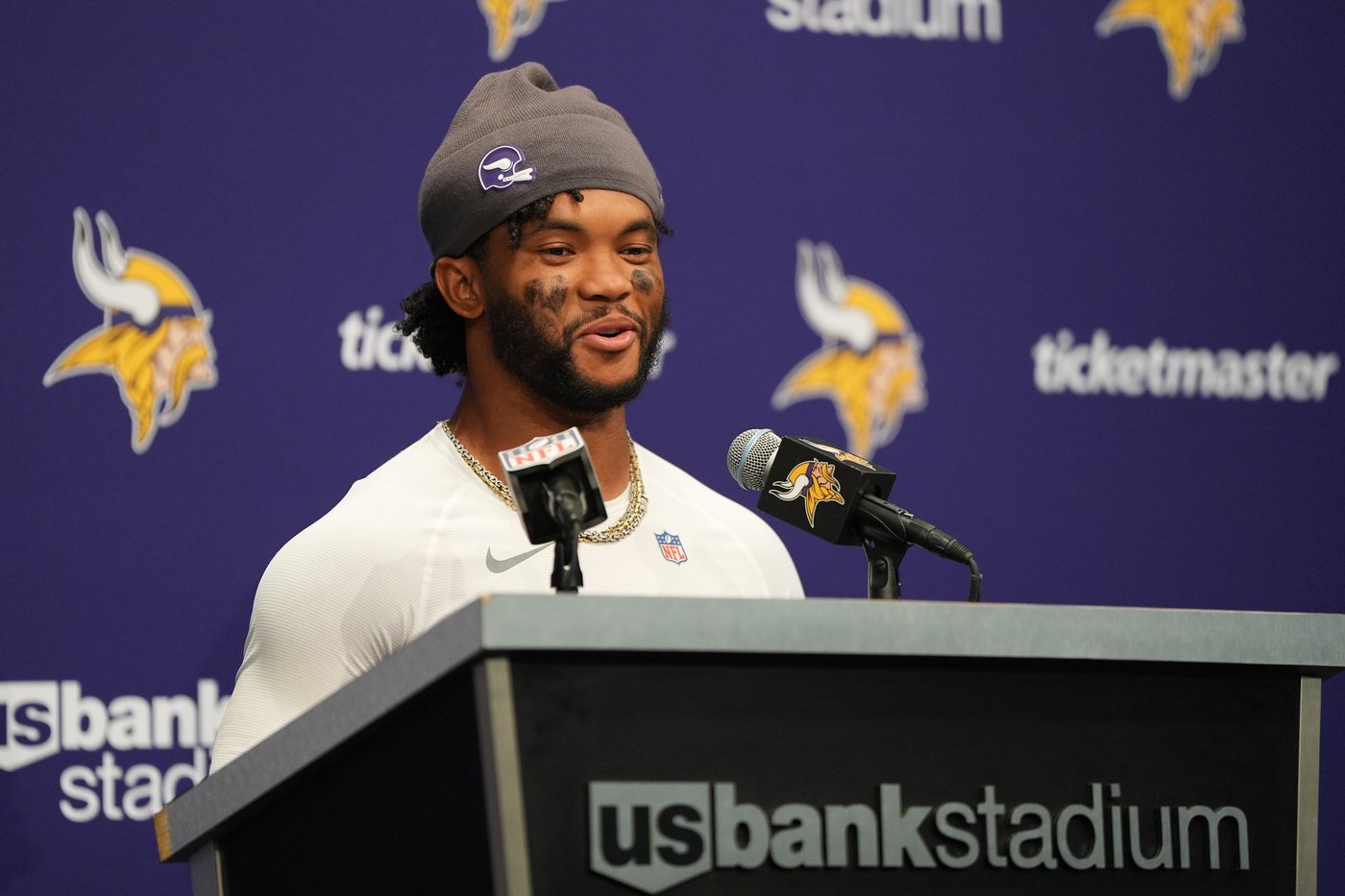 Murray and the Vikings might've found some momentum for a lagging offense, late in their latest win | iNFOnews.ca