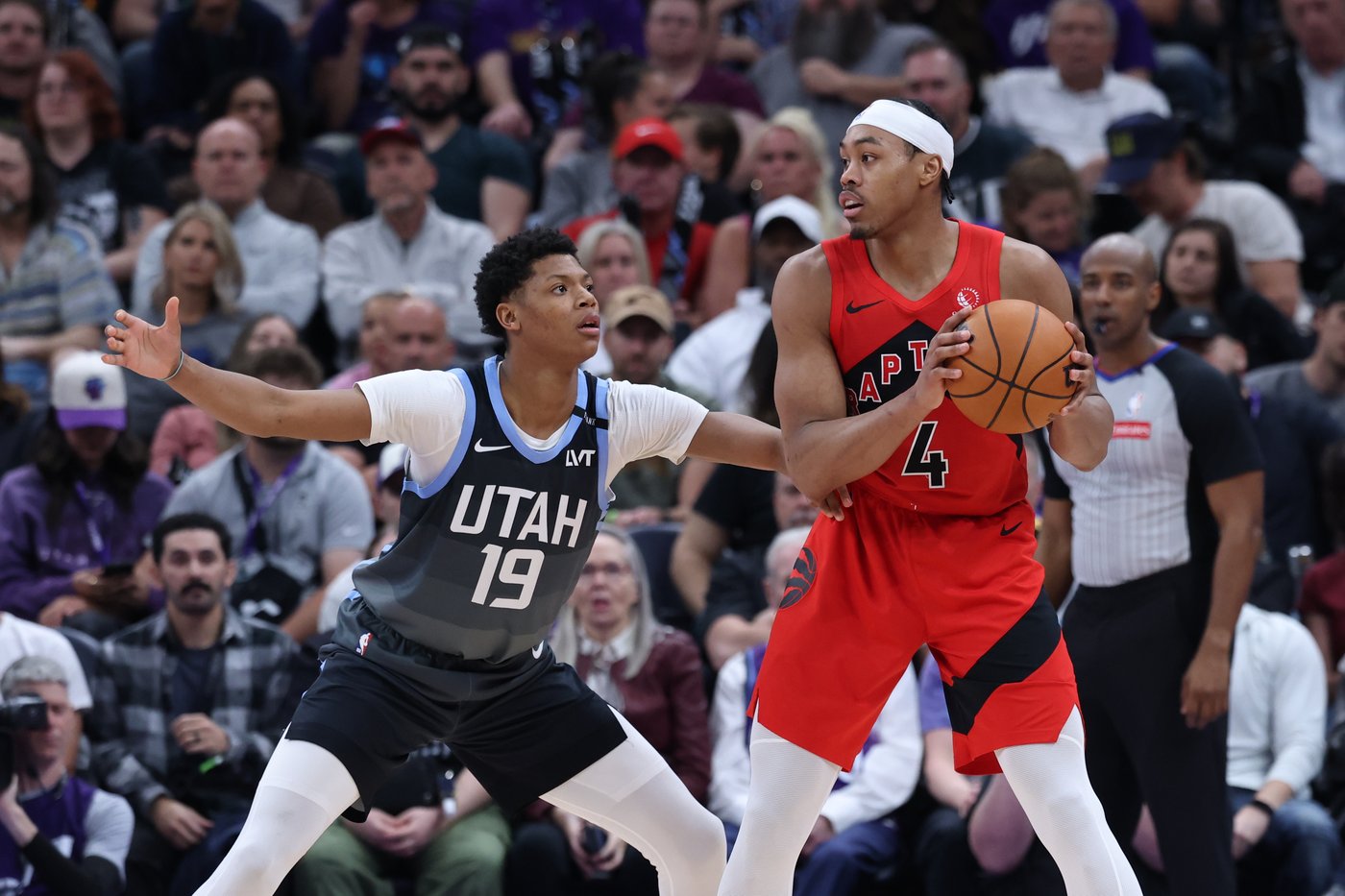 Barrett leads hot-shooting Raptors to 143-127 victory over Jazz | iNFOnews.ca