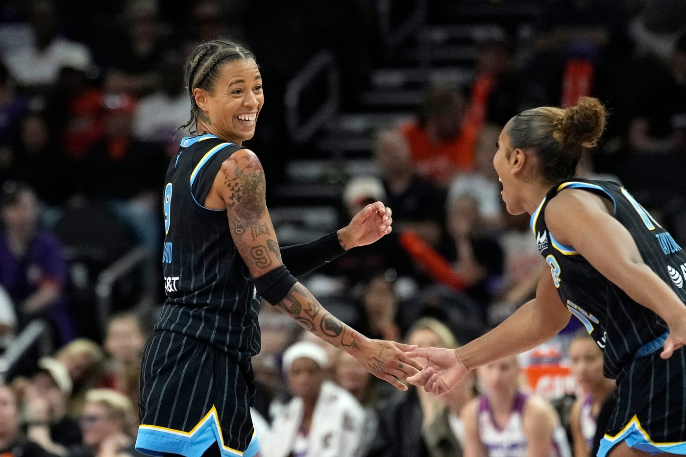 Sydney Taylor scores 10 of her 16 points in the 3rd quarter and the Sky beat the Mercury 77-66 | iNFOnews.ca Sydney Taylor scores 10 of her 16 points in the 3rd quarter and the Sky beat the Mercury 77-66 | iNFOnews.ca