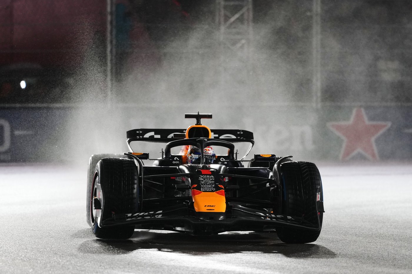 Lando Norris takes pole in rainy Las Vegas qualifying, Verstappen bumped to second | iNFOnews.ca Lando Norris takes pole in rainy Las Vegas qualifying, Verstappen bumped to second | iNFOnews.ca