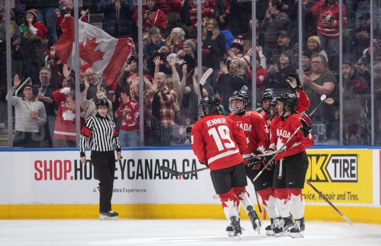 U.S. downs Canada 4-1 in women's hockey, sweeps Rivalry Series | iNFOnews.ca