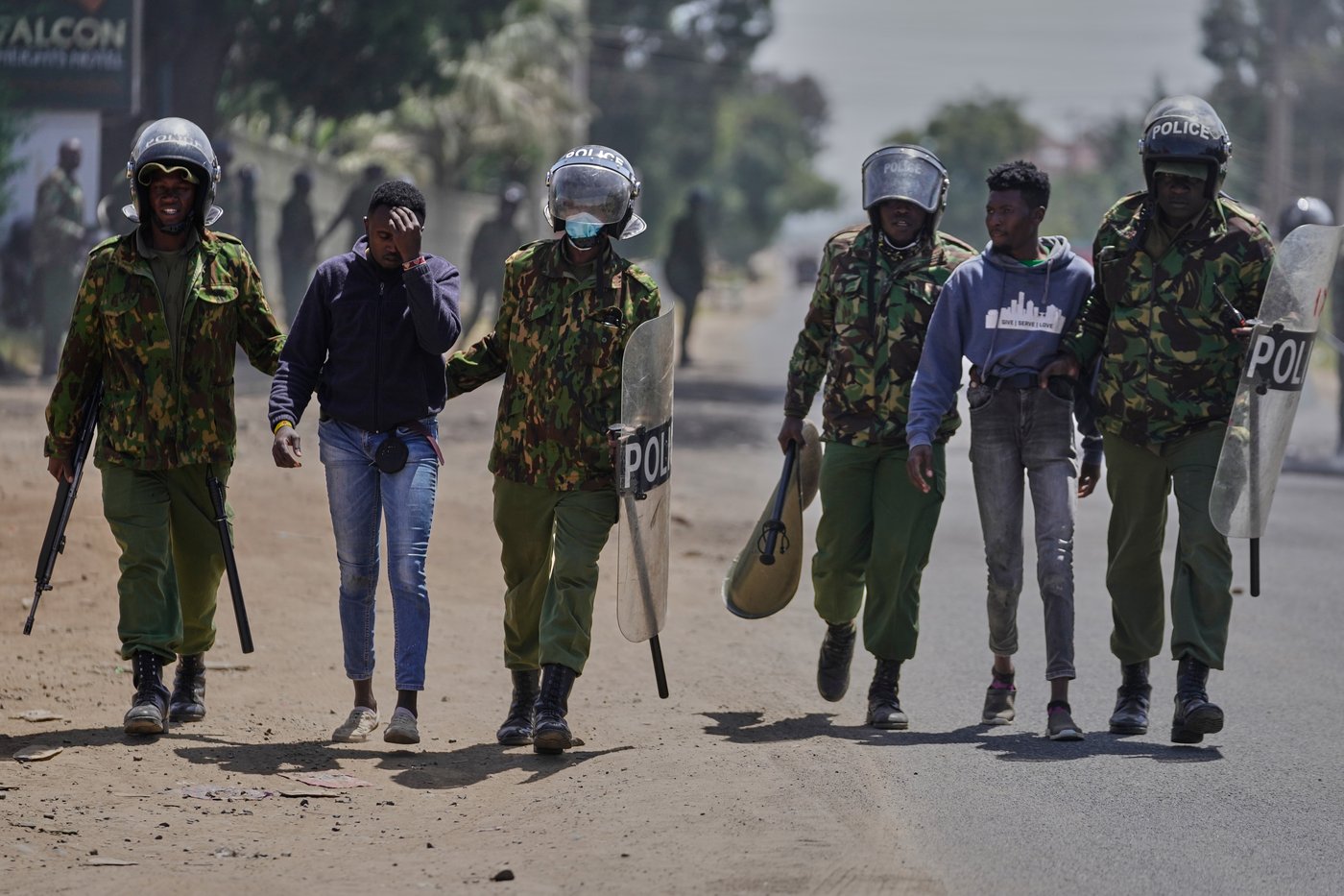 Kenya protesters clash with police over proposed Ebola center for US citizens, in photos | iNFOnews.ca
