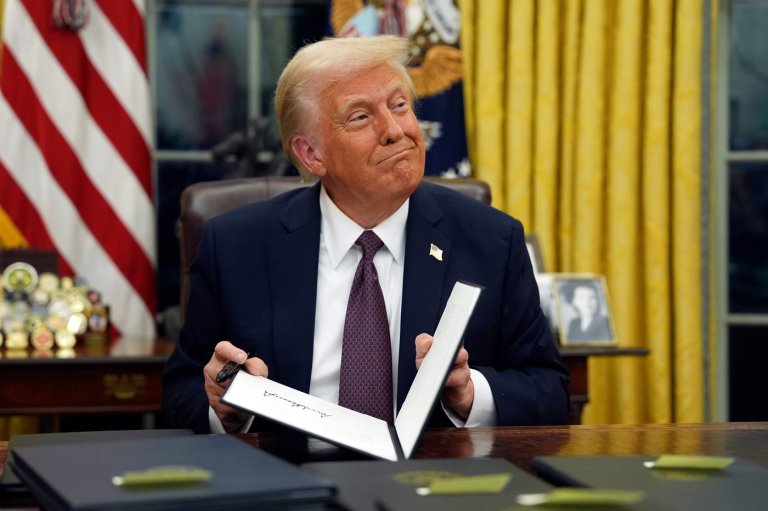 Federal judge blocks the Trump administration from pulling funding for sex ed on gender diversity | iNFOnews.ca Federal judge blocks the Trump administration from pulling funding for sex ed on gender diversity | iNFOnews.ca