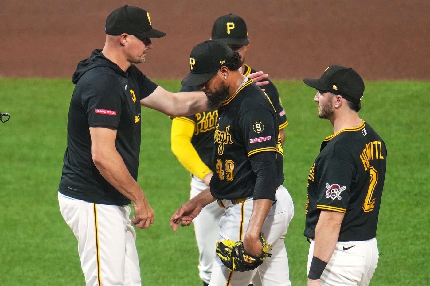 Cubs snap 10-game losing streak as Ian Happ has 3-run homer, 5 RBIs in 10-4 win over Pirates | iNFOnews.ca Cubs snap 10-game losing streak as Ian Happ has 3-run homer, 5 RBIs in 10-4 win over Pirates | iNFOnews.ca