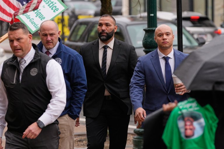 Massachusetts State Police troopers arraigned over recruit's death in boxing match | iNFOnews.ca